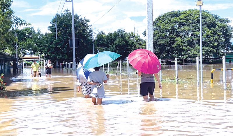 ฝนถล่มดอยสุเทพน้ำป่าทะลักท่วม  เชียงใหม่อ่วมซ้ำ  ‘สุโขทัย’พนังกั้นแตกอีก3จุด