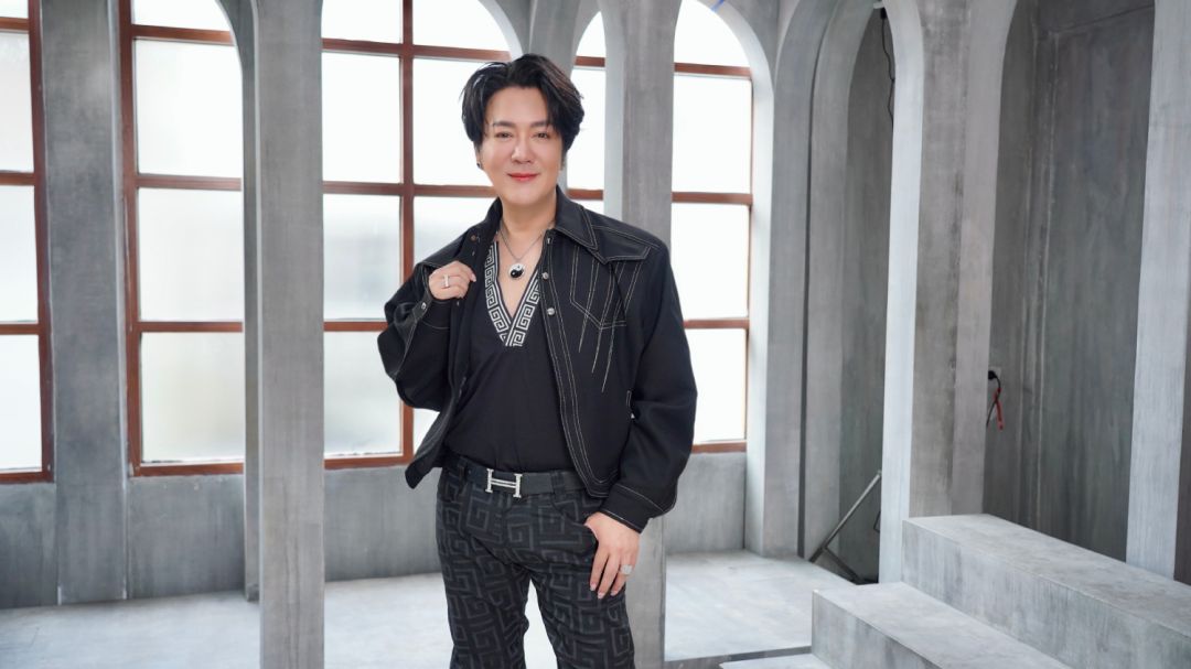 'โก้ ธีรศักดิ์'เปิดใจเคยคบคนดังระดับซุปเปอร์สตาร์! เล่าปมฝังใจในอดีตสังคมไม่ยอมรับ