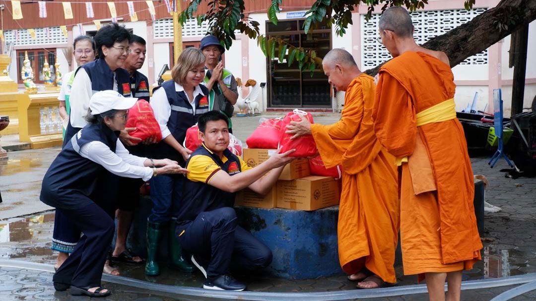 'วัดพระธรรมกาย'สนับสนุนถุงยังชีพ 1,000 ชุด แก่ผู้ประสบภัยน้ำท่วม'เชียงใหม่-ลำพูน'