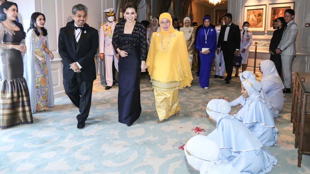 ‘พระราชินี’ทรงร่วมงานกาลาดินเนอร์ Islamic Fashion Festival (IFF) Bangkok 2024