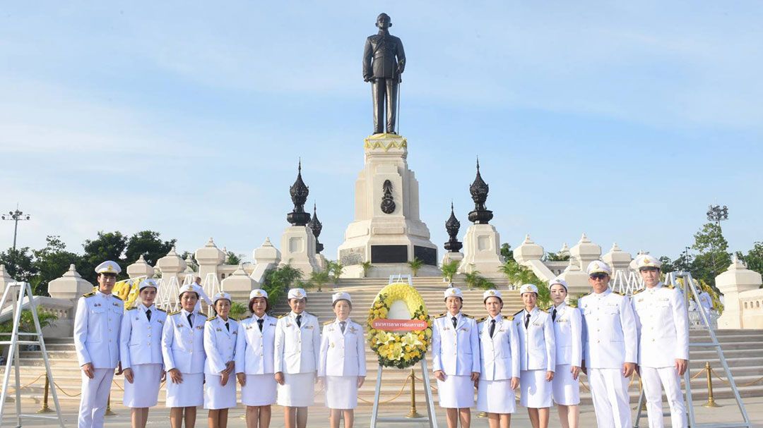 ธอส.ร่วมพิธีวางพวงมาลา น้อมรำลึกเนื่องใน‘วันนวมินทรมหาราช’