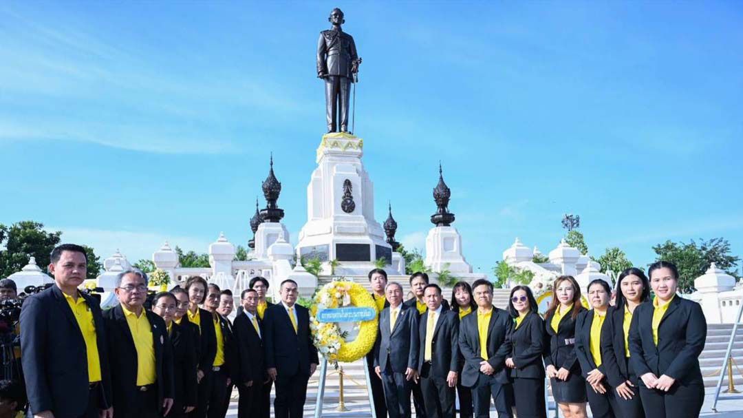 'นายกสภาทนายความ'พร้อมคณะ วางพวงมาลา เนื่องในวันนวมินทรมหาราช