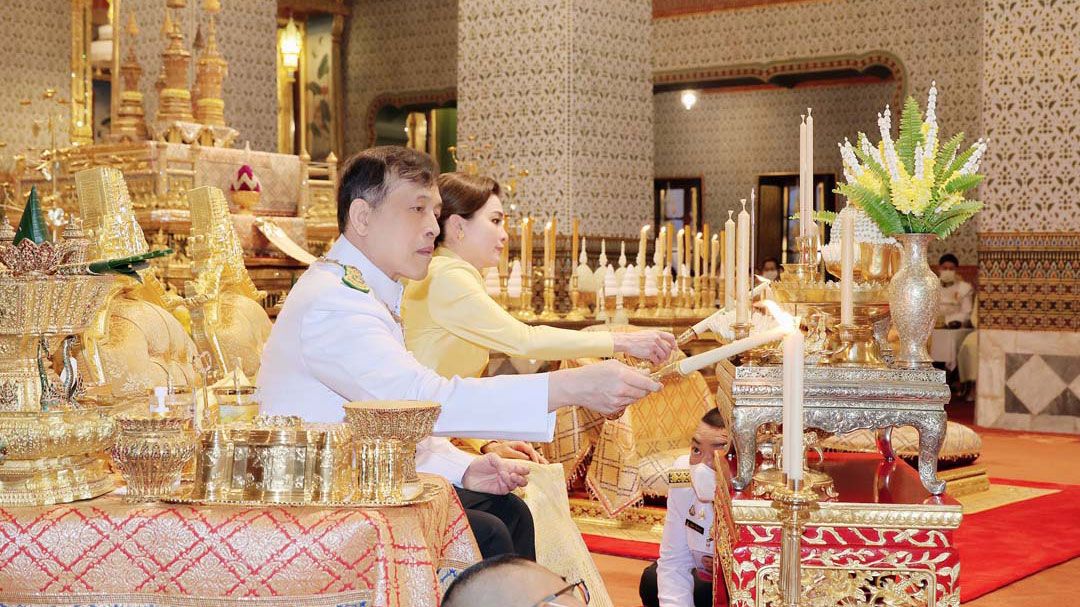 'ในหลวง-พระราชินี'เสด็จฯทรงบำเพ็ญพระราชกุศล'วันนวมินทรมหาราช'พุทธศักราช 2567