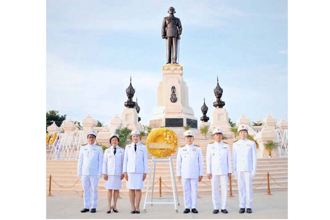 ส.ป.ก. ร่วมวางพวงมาลา น้อมรำลึกในพระมหากรุณาธิคุณ 'วันนวมินทรมหาราช' 13 ต.ค.67