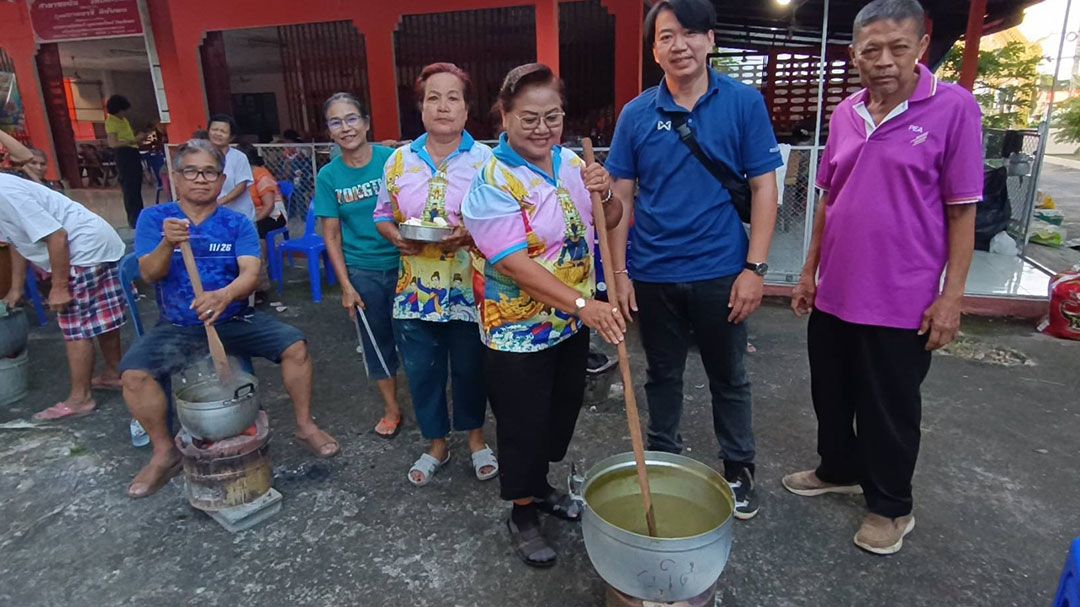 ยโสธรคึกคัก วัดต่างๆ กวนข้าวทิพย์รับ'วันออกพรรษา'