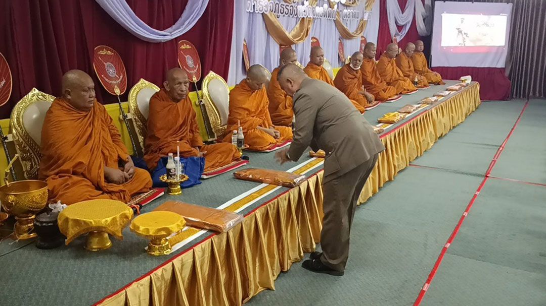 ตร.อุตรดิตถ์ทำบุญ'วันตำรวจ'อุทิศส่วนกุศลให้ตำรวจที่เสียชีวิตขณะปฏิบัติหน้าที่