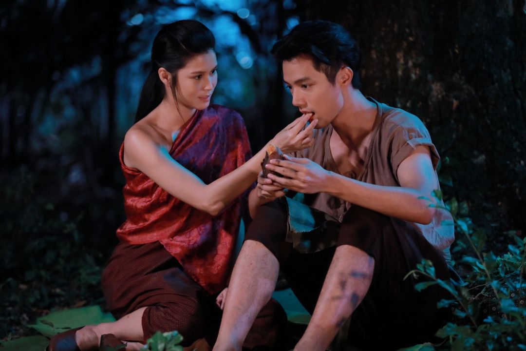 สุดฟิน! 'จ็อบ - ยิหวา'จูบสัญญารักกลางป่า