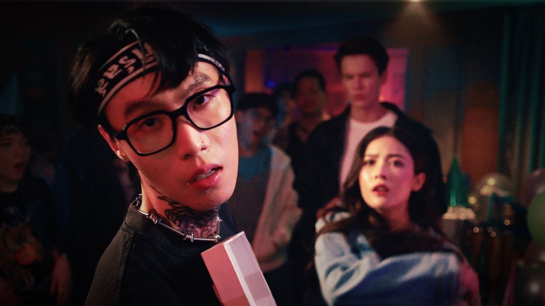 วันเกิดเธอทั้งที ขอส่งเพลงนี้ไปอวยพร 'HBDFU' ซิงเกิลแรกสุดเจ็บแสบจาก QEETHA