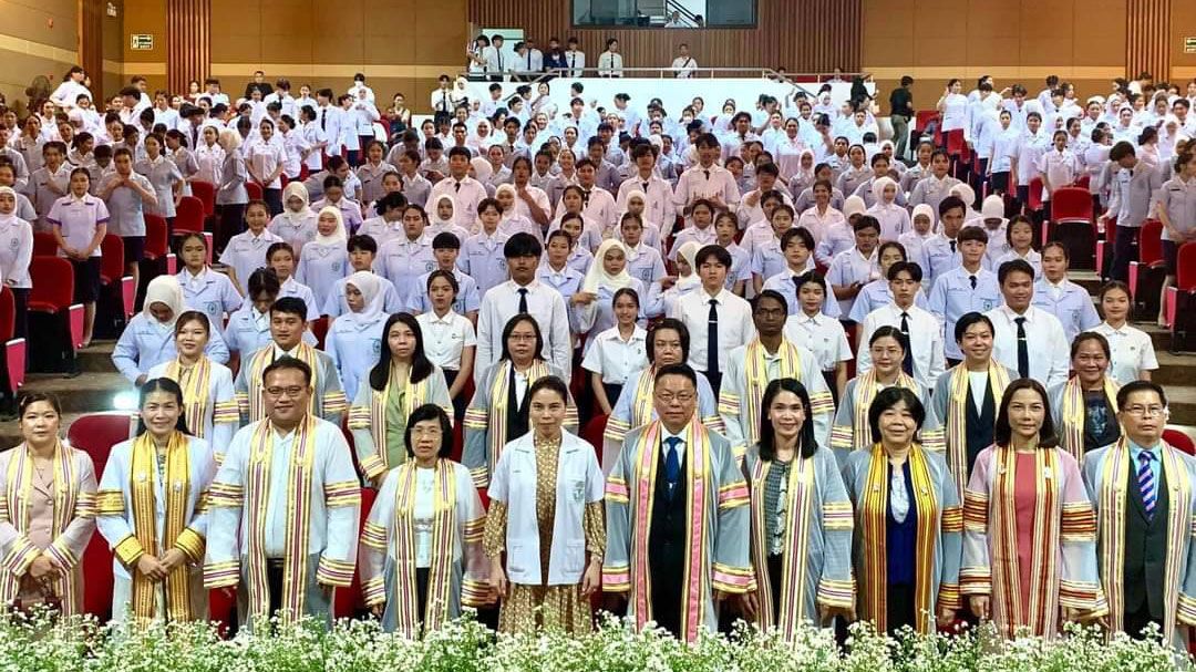 สหเวชฯ สวนสุนันทา มอบเสื้อกาวน์วิชาชีพเวชศาสตร์
