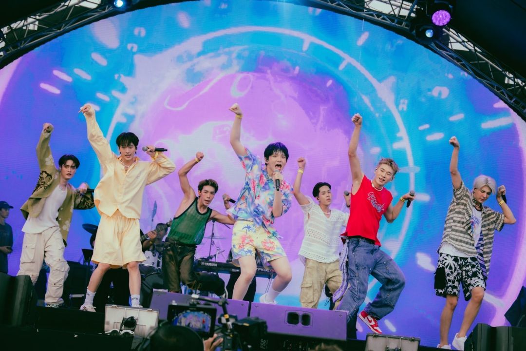 ฟินไม่พักกับทัพศิลปิน ใน'ZEADOM FEST'ครั้งแรกของเทศกาลดนตรีปาร์ตี้เรืองแสงริมทะเลบนหาดชะอำเหนือ