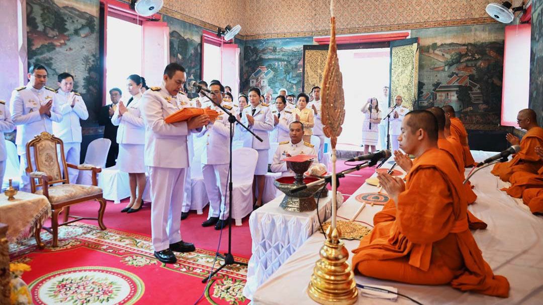 'สภาทนายความ'อัญเชิญองค์ผ้าพระกฐินพระราชทาน ทอดถวายวัดสมุหประดิษฐาราม