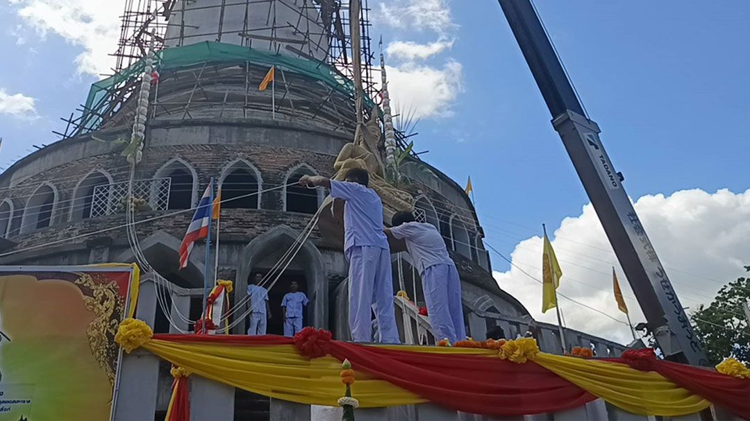 สายมูแห่ส่องเลขพิธีบวงสรวงอัญเชิญ'พระพุทธรูปชัยชนะสงคราม'ขึ้นประดิษฐานมหาเจดีย์พุทธบารมี