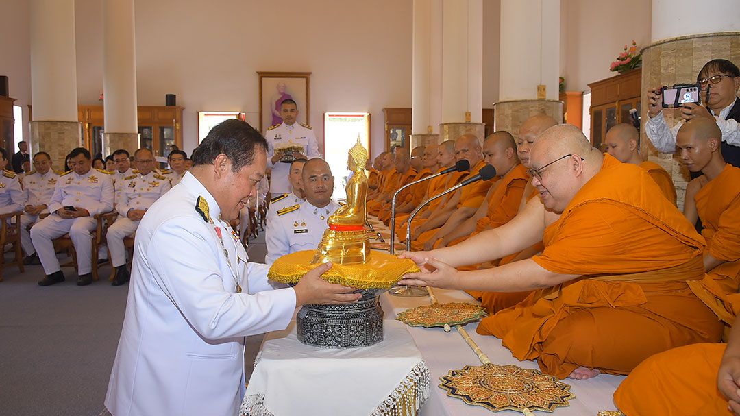 'ทวี'เป็นประธานถวายผ้าพระกฐินพระราชทานของกระทรวงยุติธรรม ประจําปี67 ณ วัดพิกุลทอง