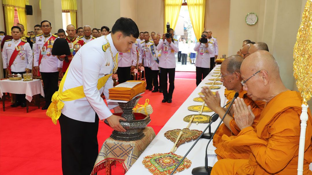 เจ้าฟ้าทีปังกรรัศมีโชติฯ เสด็จฯแทนพระองค์ ถวายผ้าพระกฐิน วัดพระปฐมเจดีย์