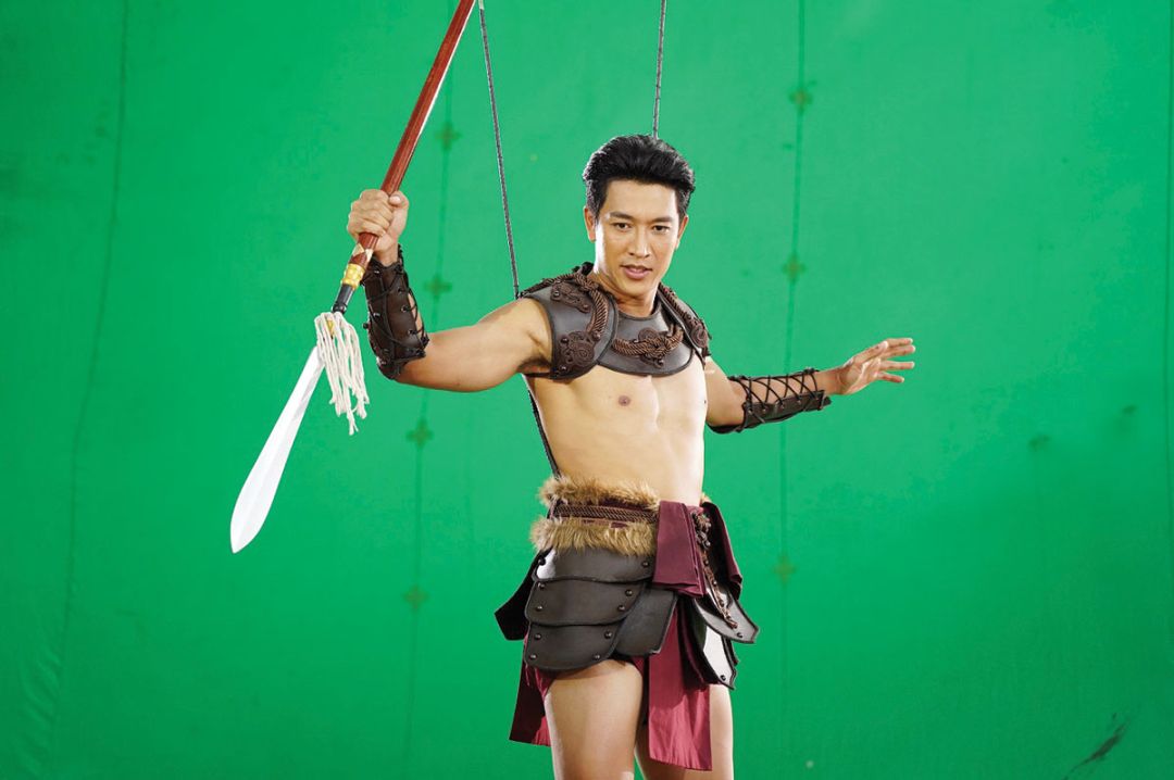 เปิดเบื้องหลัง ‘กอล์ฟ อนุวัฒน์’ โหนสลิงสูงกว่า 3 เมตร ทุ่มสุดตัวกับฉากปราบชาละวันจนได้เลือด!