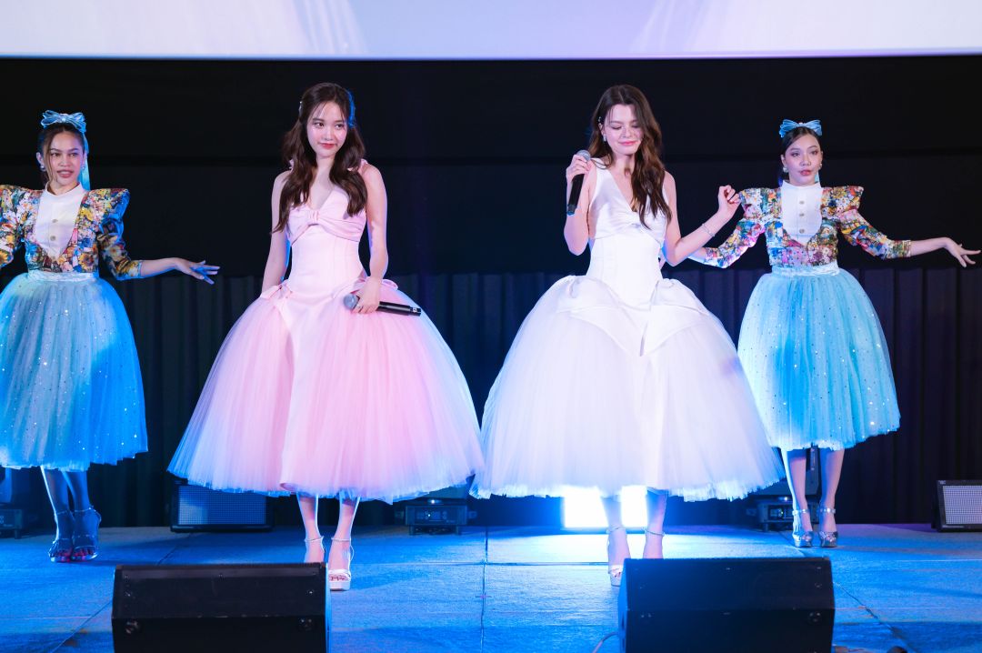 'ฟรีน - เบ็คกี้' พาทุกคนอำลาตัวละคร 'ปิ่นภักดิ์' ในงาน 'The Loyal Pin Final Episode'