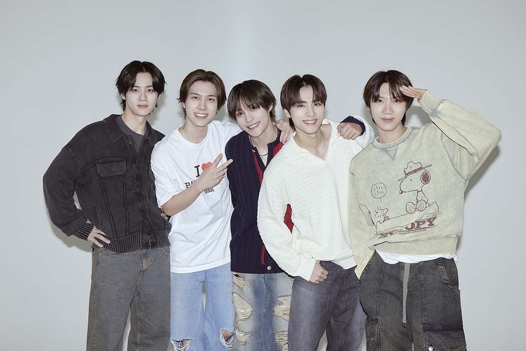 มินิอัลบั้ม ‘FREQUENCY’ ของ ‘WayV’ ในเวอร์ชั่นภาษาเกาหลี จีน และอังกฤษ