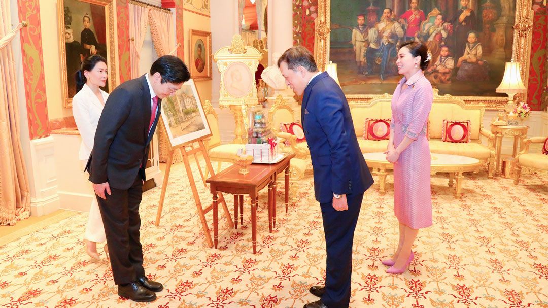 'ในหลวง-พระราชินี' พระราชทานพระบรมราชวโรกาสให้ คณะบุคคลต่าง ๆ เฝ้าฯ