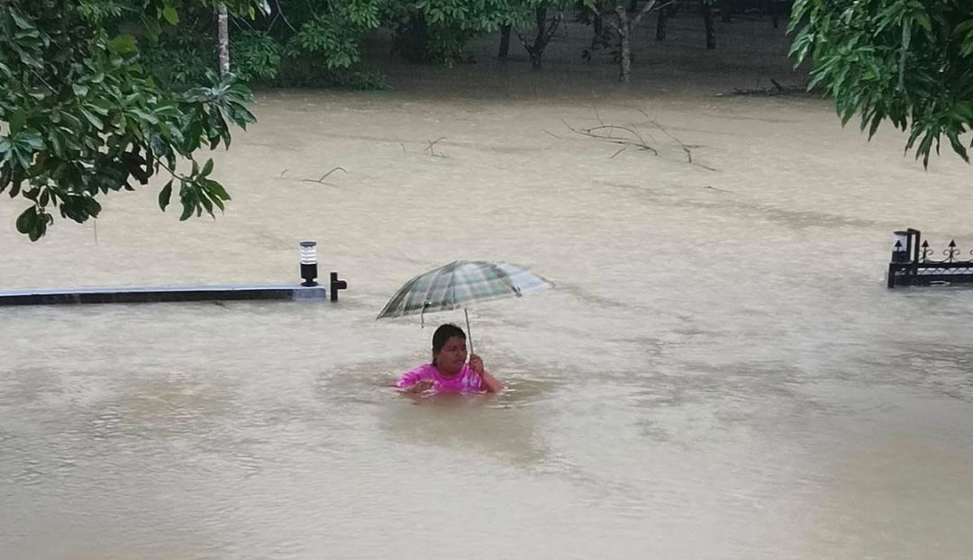 เตือน7จังหวัดใต้รับมือฝนหนัก เมืองคอนอ่วม ท่วมทั้งจังหวัด-ย่านศก.จมมิด