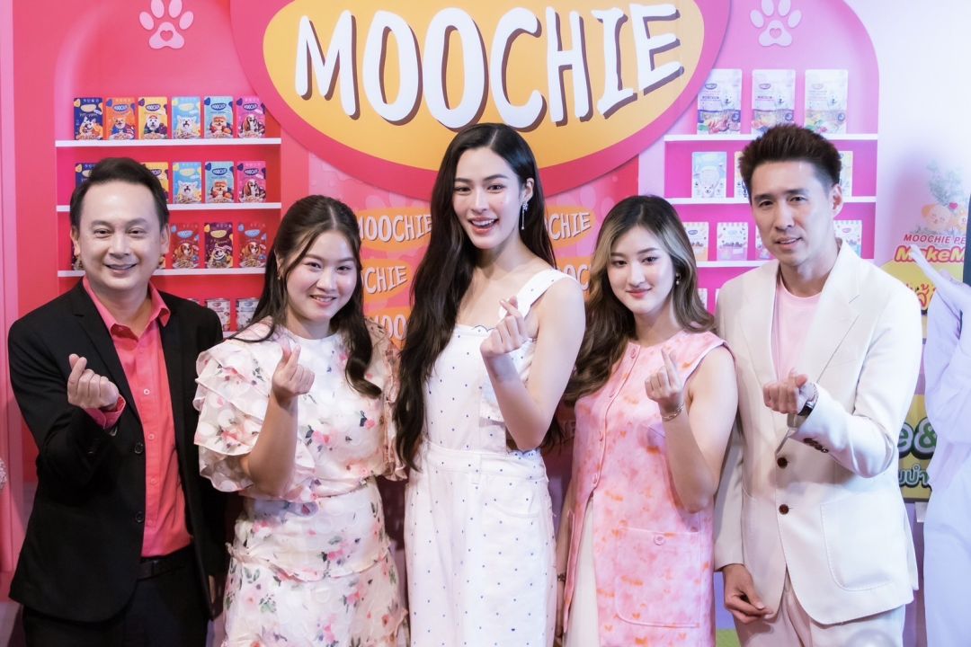 'หลิง คอง'พรีเซ็นเตอร์คนใหม่ของแบรนด์ 'Moochie Pet Food'