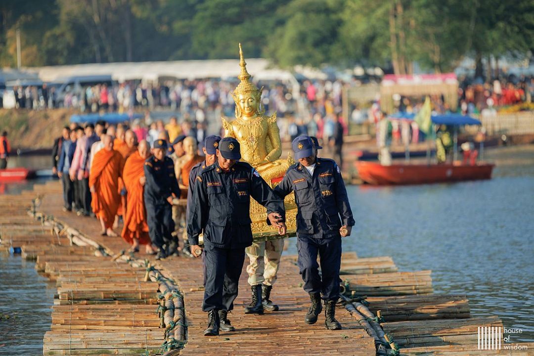 จังหวัดหนองบัวลำภูคึกคักนักท่องเที่ยวแห่ ร่วมงานเปิดสะพานเชื่อมฮัก  ประกวดควายงาม