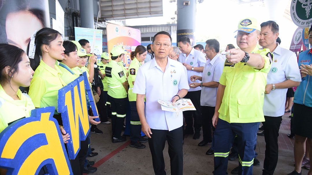 'สมศักดิ์'ลุยขนส่งหมอชิต รณรงค์ขับขี่ปลอดภัย เมืองไทยไร้อุบัติเหตุ