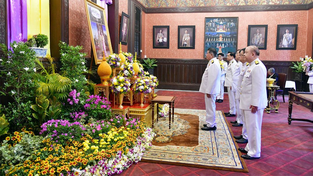 ครม.ลงนามถวายพระพรชัยมงคล'ในหลวง-พระราชินี' เนื่องในโอกาสขึ้นปีใหม่ 2568