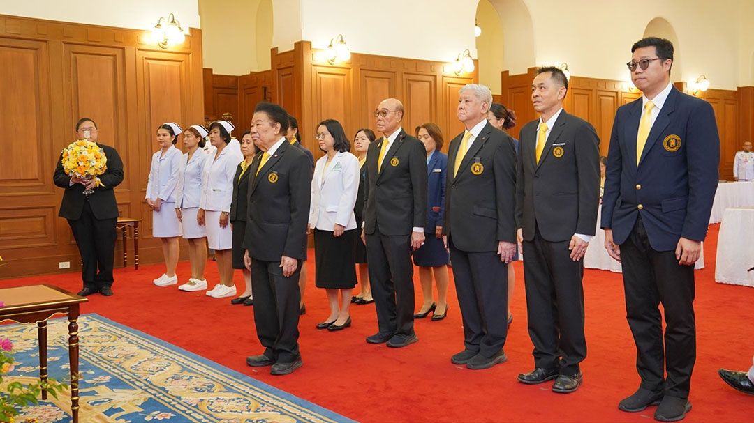 มูลนิธิป่อเต็กตึ๊ง ร่วมลงนามถวายพระพร'ในหลวง-พระราชินี' เนื่องในโอกาสวันขึ้นปีใหม่