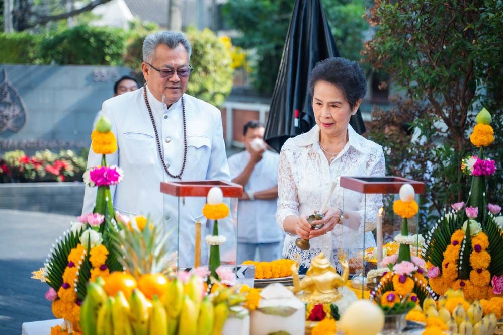 ‘สหมงคลฟิล์มฯ’ บวงสรวง ‘ท่าแร่’  โปรเจกท์ล่าสุด ‘คุ้ย ทวีวัฒน์’