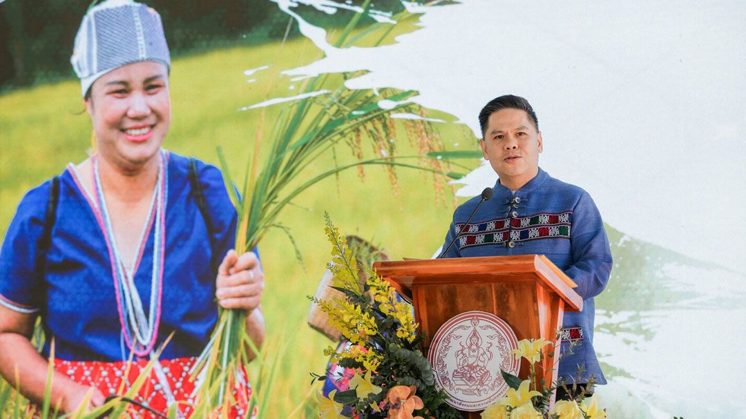 'วราวุธ' ร่วมสืบสานประเพณีกินข้าวใหม่ หนุน 'กลุ่มชาติพันธุ์' สร้างรายได้