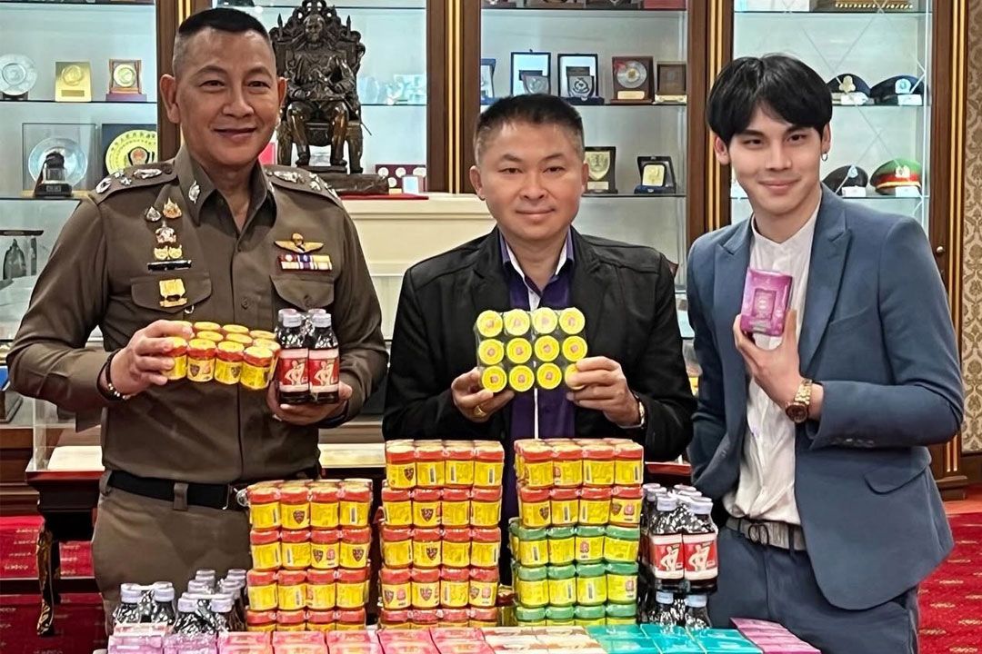 ยาดมตราโบว์แดง ร่วมสนับสนุนโครงการสุขศาลาพระราชทาน เพื่อช่วยเหลือประชาชนในถิ่นทุรกันดาร