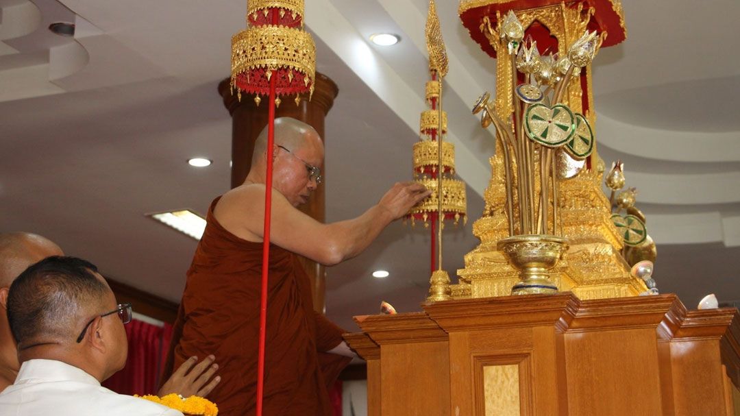 'วัดดวิมลนิวาส'แห่อัญเชิญพระบรมสารีริกธาตุเทศกาลมาฆบูชา 2568 'เอิ้นคนเข้าวัด'