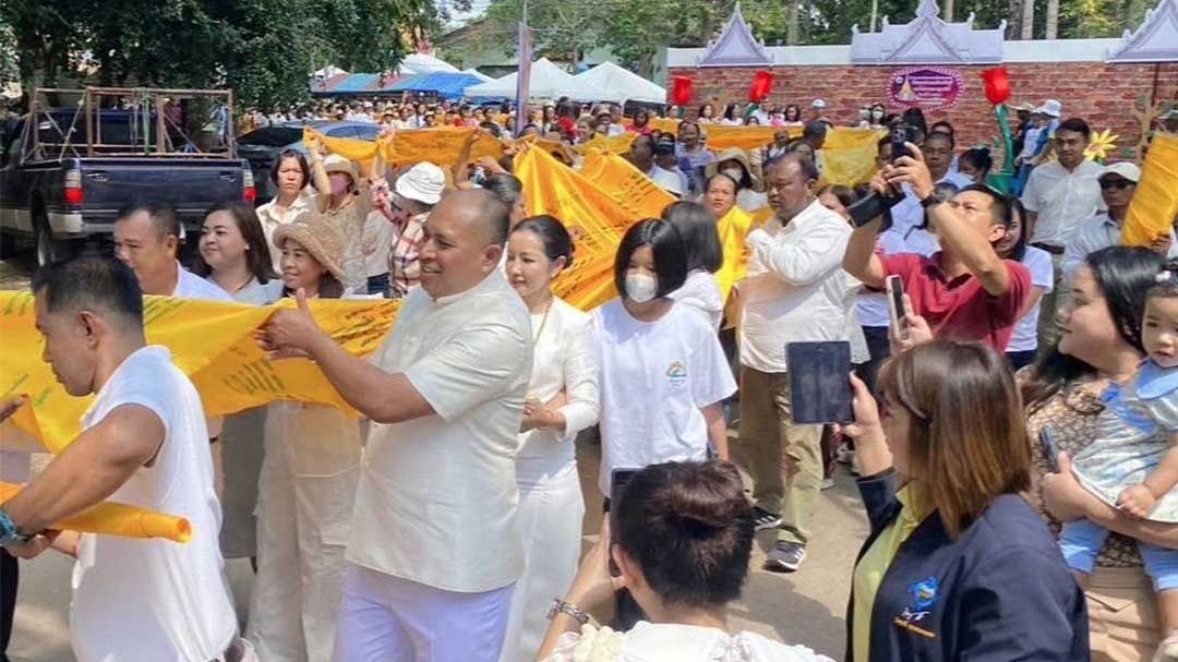 ชาวพุทธพัทลุงร่วมพิธี ‘ห่มผ้าพระธาตุเจดีย์’ สืบสานตำนานเมืองชัยบุรี