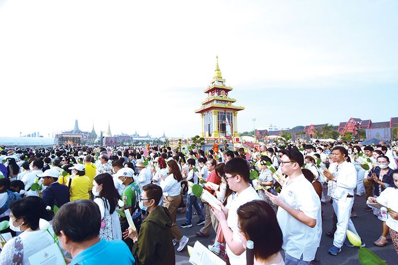 ‘วันมาฆบูชา’คึกคัก  ไหว้‘พระเขี้ยวแก้ว’  แน่นท้องสนามหลวง