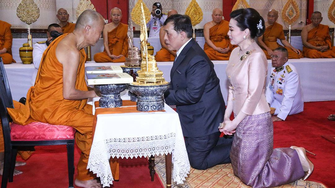 'ในหลวง-พระราชินี'เสด็จฯ พิธีสมโภชพระอาราม ครบ 100 ปี วัดโพธิสมภรณ์ จ.อุดรธานี