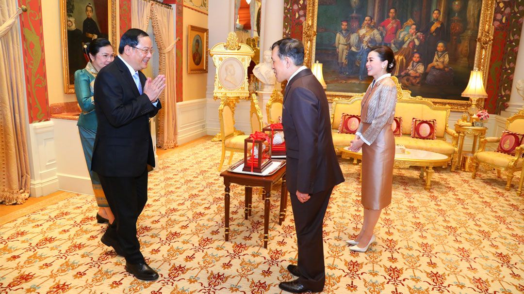 'ในหลวง' พระราชทานพระบรมราชวโรกาสให้ นายกฯ สปป.ลาว พร้อมด้วย ภริยา เฝ้าฯ