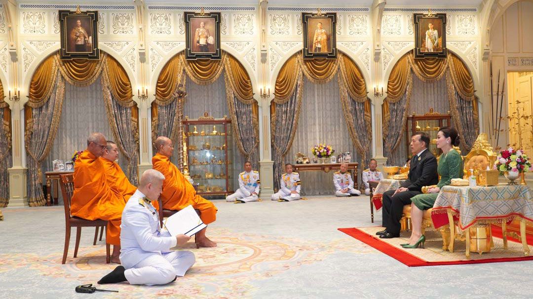 'ในหลวง-พระราชินี'พระราชทานพระบรมราชวโรกาสให้ คณะสงฆ์ เฝ้าฯ