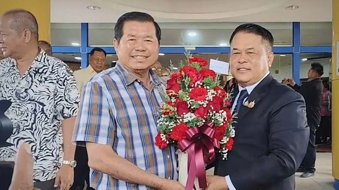 'นิพนธ์'ร่วมยินดี'สุพิศ' รับตำแหน่ง'นายก อบจ.สงขลา' ฝากดูแลปชช.-ผลักดันพัฒนาจังหวัด