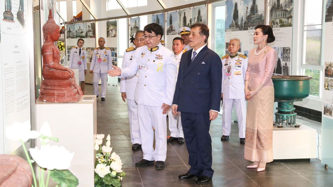 'ในหลวง-พระราชินี' ทรงสมโภชพระสมเด็จองค์ปฐม ‘พระพุทธเมตตา’ วัดเทพประทาน จ.จันทบุรี