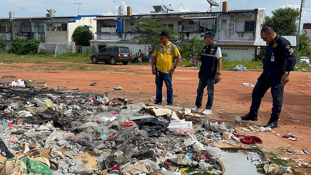 ซุ่มจับแอบเผาสายไฟเอาทองแดง เห็นจนท.วิ่งหนีหน้าตั้ง ทิ้งผู้หญิงเอาไว้ อ้างไม่รู้จักกัน