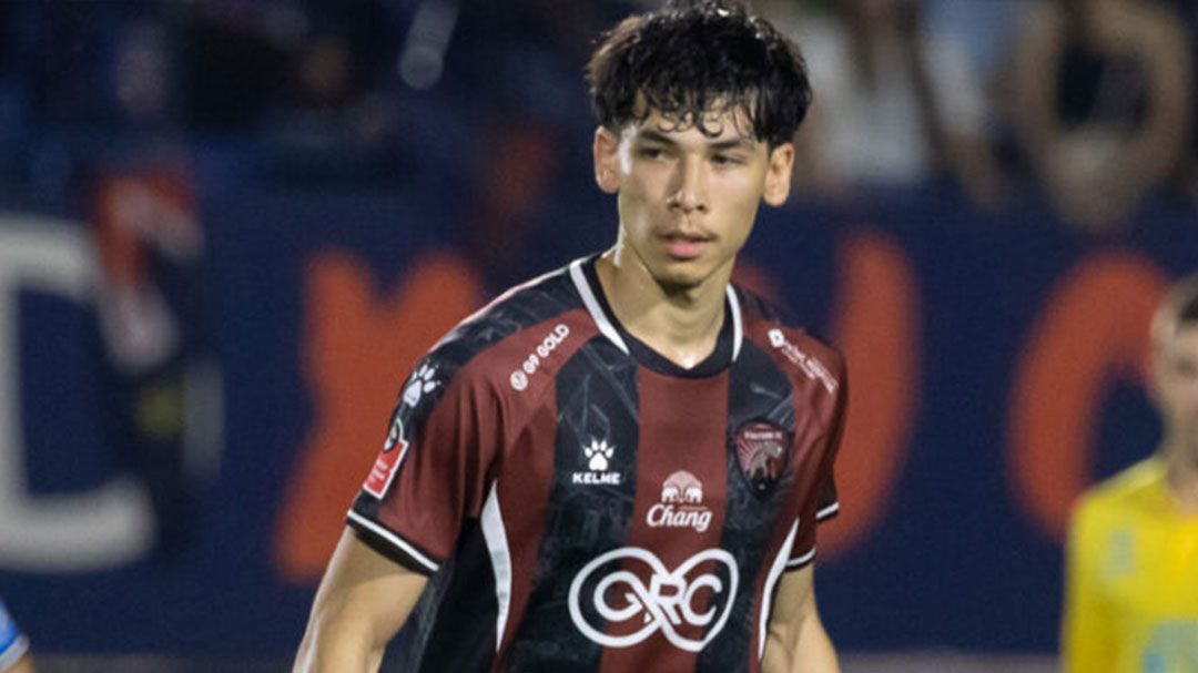 ‘เดวิส’ลั่นช่วยช้างศึก  ●คว้าชัยคัดเอเชี่ยนคัพ