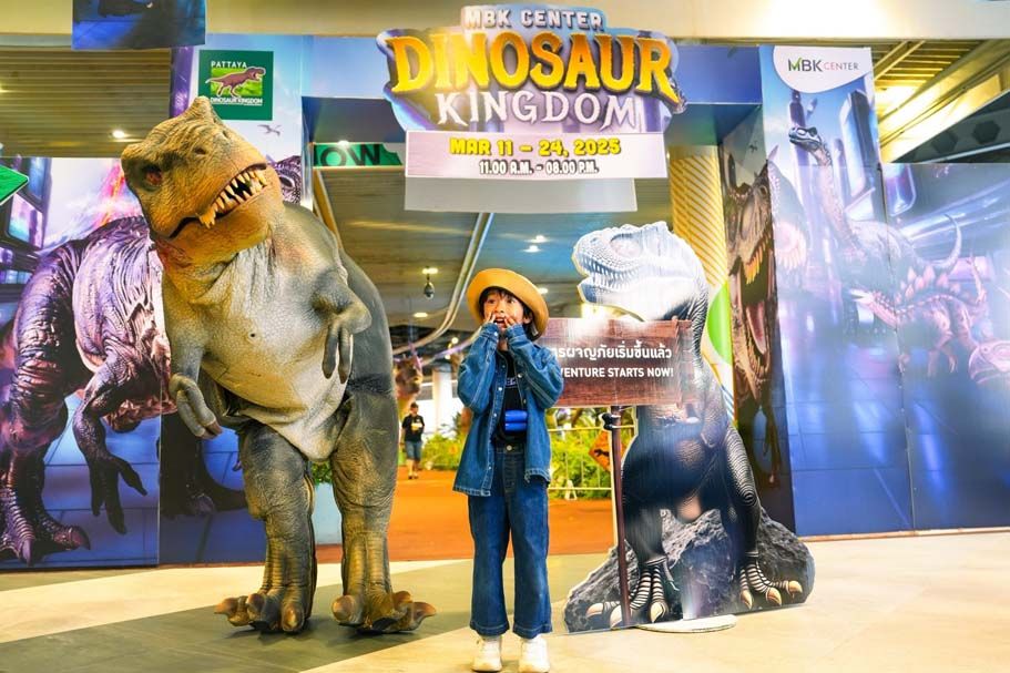 ตื่นตากองทัพไดโนเสาร์บุกใจกลางกรุง  เคลื่อนไหวสมจริงถูกใจคนไทย
