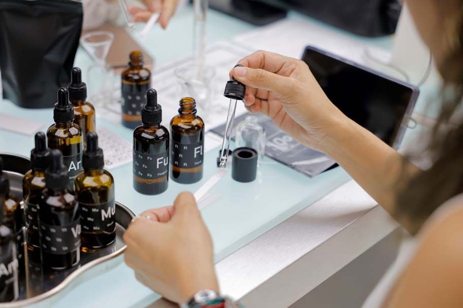 มาถึงไทยแล้ว‘อูลาแล็บ’สตูดิโอนํ้าหอมสุดฮิปแนวใหม่  ผสานเรื่องราวของกลิ่นหอม ไอเดียสร้างสรรค์ และวัฒนธรรม