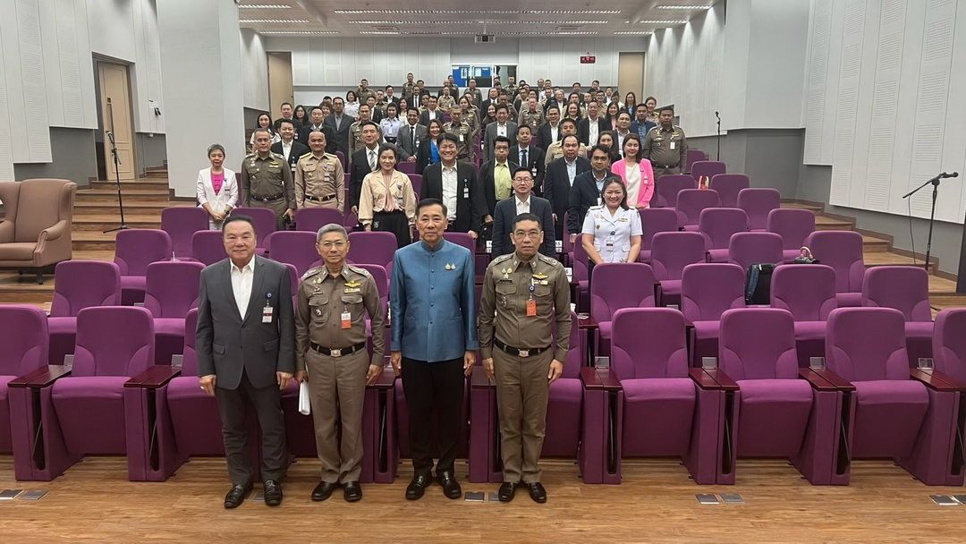 พล.ต.อ.เอก อังสนานนท์ เข้าร่วมบรรยายหลักสูตร บรอ รุ่นที่12