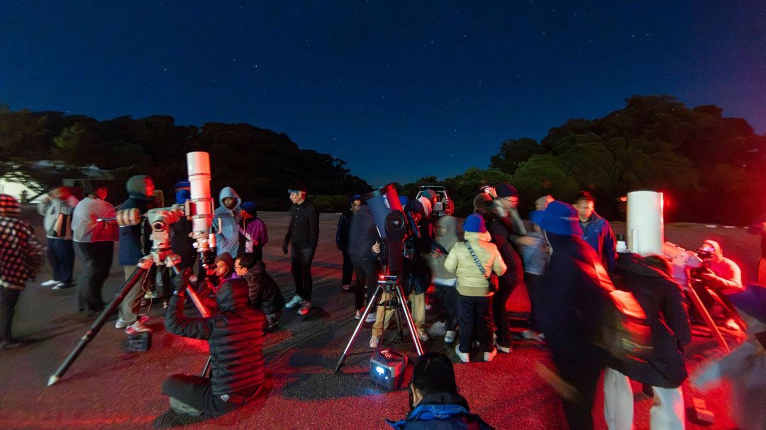 สดร.จับมือบางกอกแอร์เวย์ส สานฝันผู้บกพร่องทางการมองเห็น  บินลัดฟ้าสัมผัสความหนาว ‘ดูดาวยอดดอยอินทนนท์’ ปีที่ 2