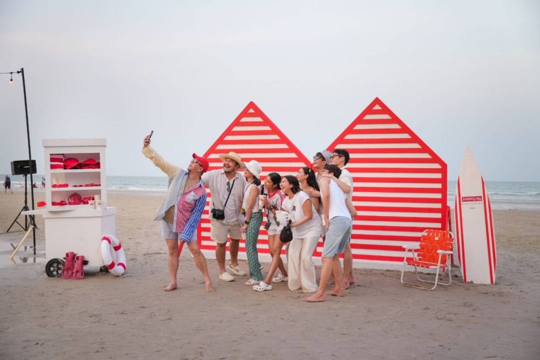 ซัมเมอร์นี้! แสนสิริ ชวนมาปาร์ตี้ริมหาดสุดชิค ที่งาน “POP OF RED”