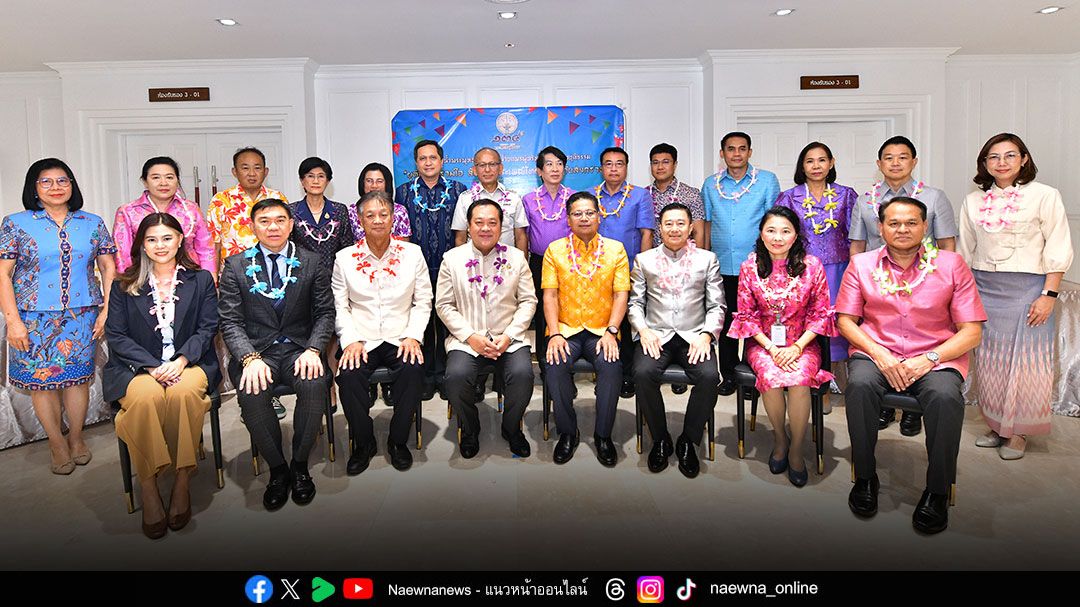 คณะผู้บริหารยธ. ร่วมสืบสานประเพณีสงกรานต์ เข้ารดน้ำขอพร พ.ต.อ.ทวี สอดส่อง