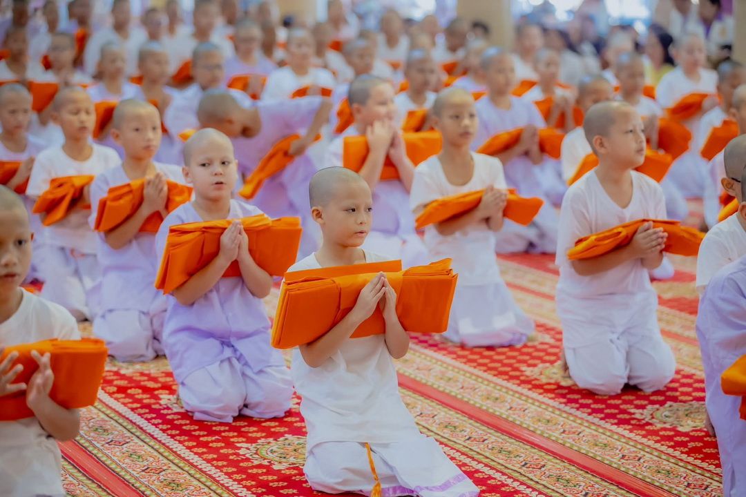 บรรพชาสามเณรภาคฤดูร้อน  เฉลิมพระเกียรติ  กรมสมเด็จพระเทพรัตนราชสุดาฯ สยามบรมราชกุมารี
