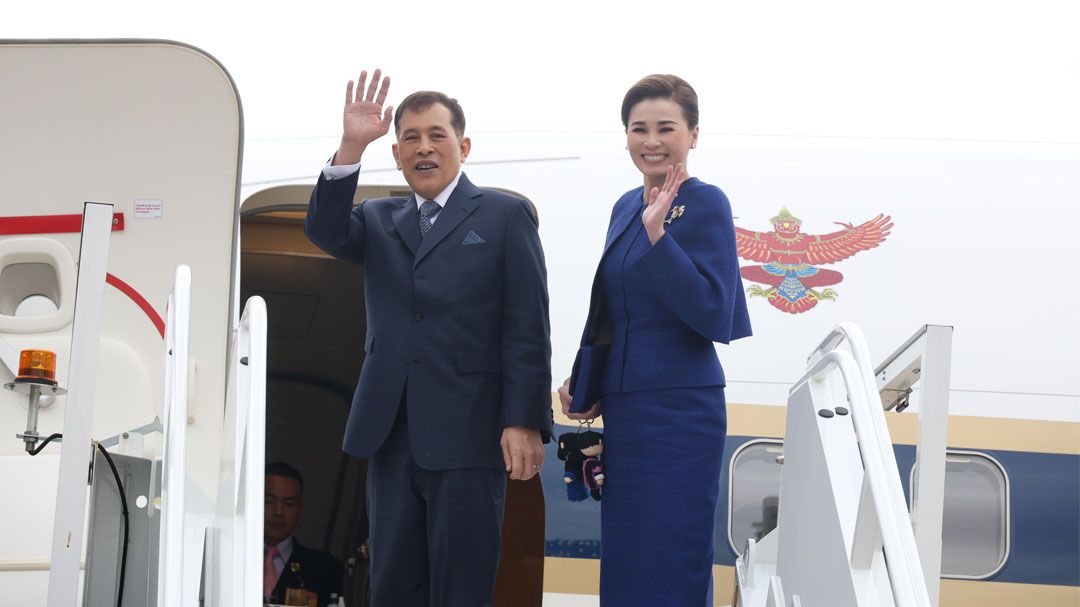 ประมวลภาพ! 'ในหลวง-พระราชินี' เสด็จฯกลับไทยจากการเยือนภูฏาน