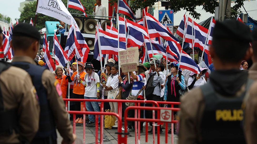 สั่งกำลัง2ฝ่ายถอย  ลดการเผชิญหน้าบน‘ตาเมือนธม’  ‘อ้วน’เผยผลประชุมจีบีซี  ‘ไทย-เขมร’เข้าที่ตั้งเดิม